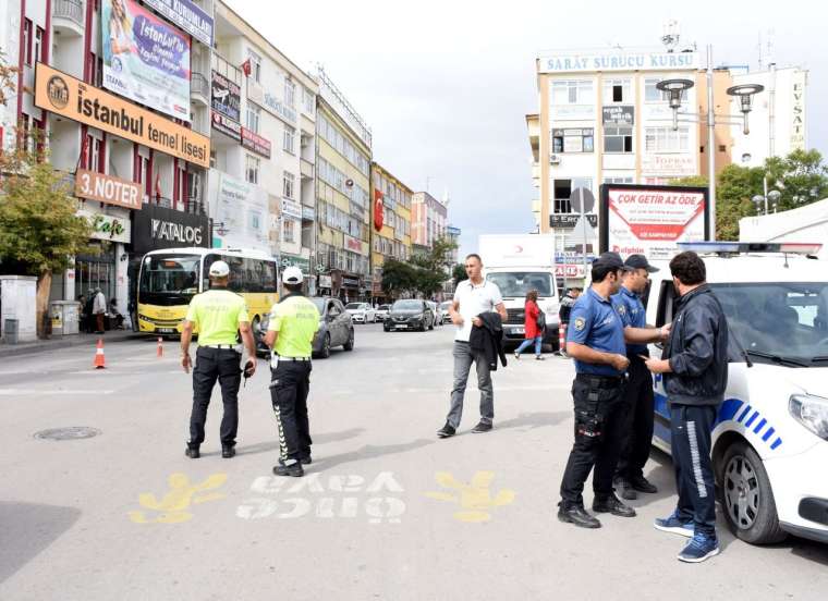 Ve uygulama başladı! Sürücülere arabada sigara içme cezası 6