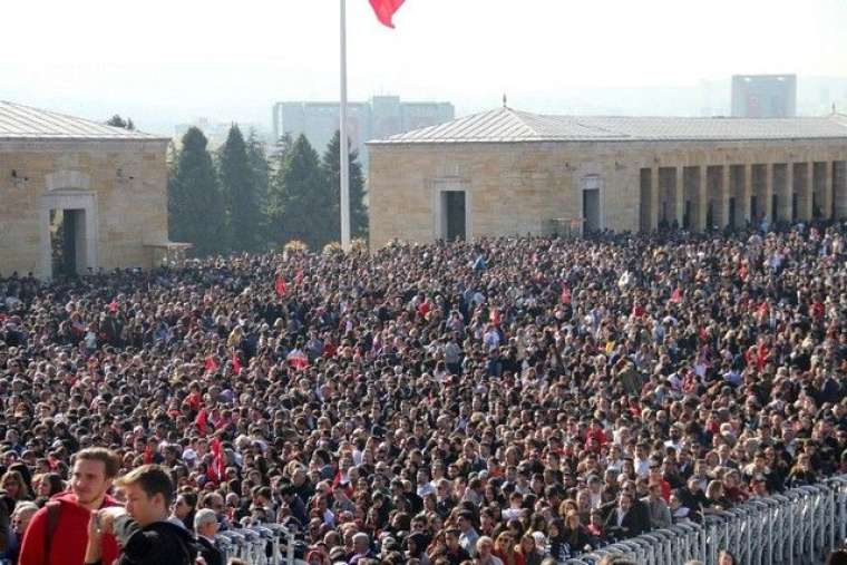 Anıtkabir'de tarihi gün! On binler Ata'nın huzuruna çıktı 1