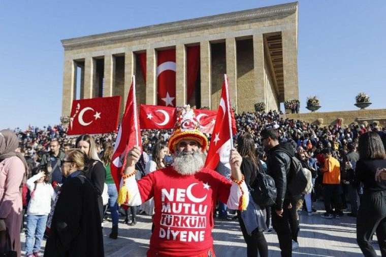 Anıtkabir'de tarihi gün! On binler Ata'nın huzuruna çıktı 12