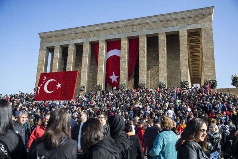 Anıtkabir'de tarihi gün! On binler Ata'nın huzuruna çıktı 4