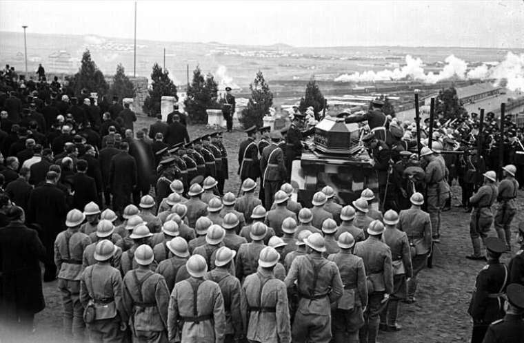 Atatürk’ün cenazesinden fotoğraflar 20