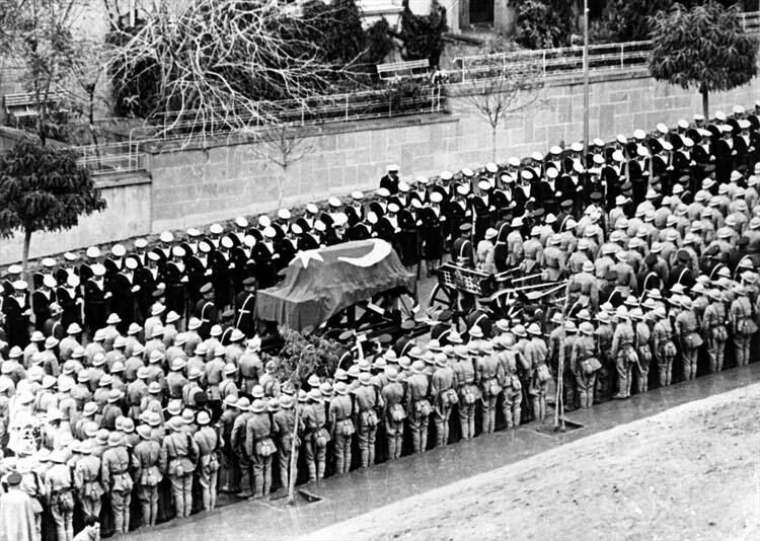 Atatürk’ün cenazesinden fotoğraflar 24