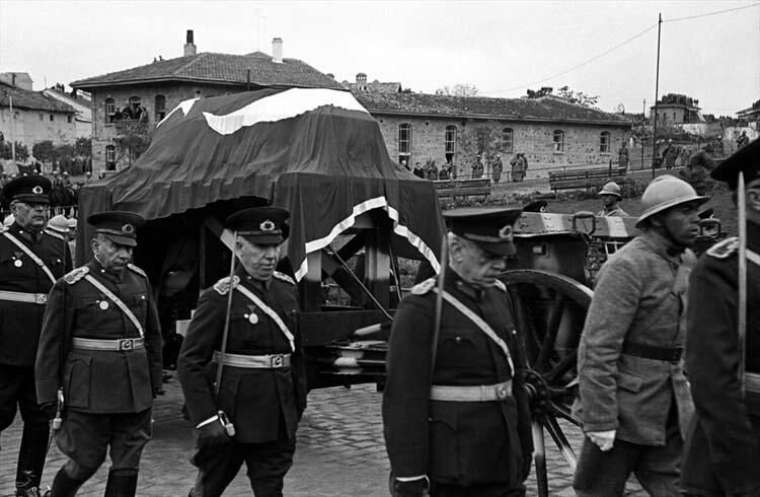 Atatürk’ün cenazesinden fotoğraflar 25