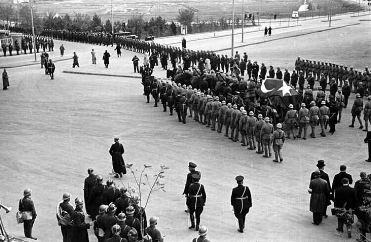 Atatürk’ün cenazesinden fotoğraflar 34