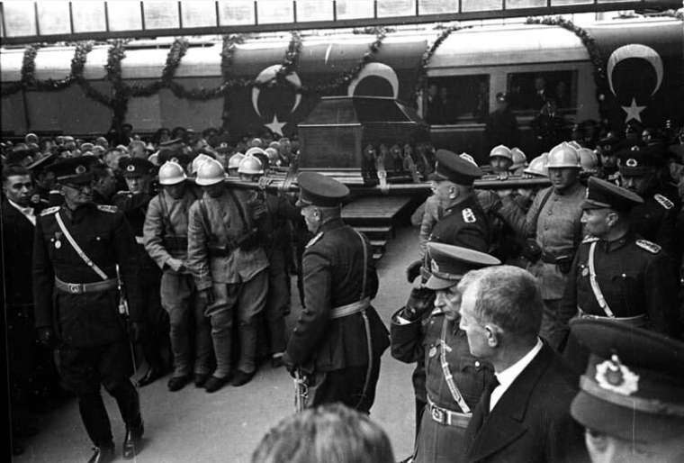 Atatürk’ün cenazesinden fotoğraflar 39