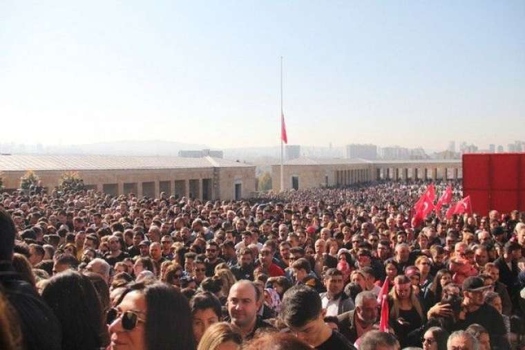 Anıtkabir'de tarihi gün! On binler Ata'nın huzuruna çıktı 6