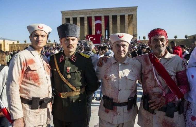 Anıtkabir'de tarihi gün! On binler Ata'nın huzuruna çıktı 8