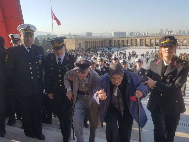 Anıtkabir'de tarihi gün! On binler Ata'nın huzuruna çıktı 9