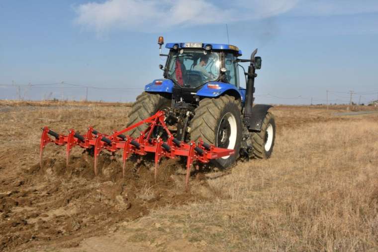 Silivri Belediyesi 300 dönüm arpa tohumu ekti 13