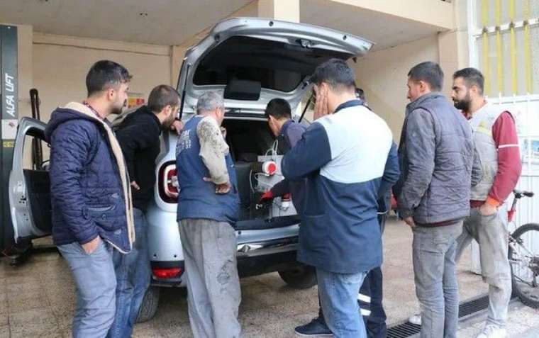 Gaziantep'li oto tamircisi üretti! 2 litre suyla 70 kilometre gidiyor 1