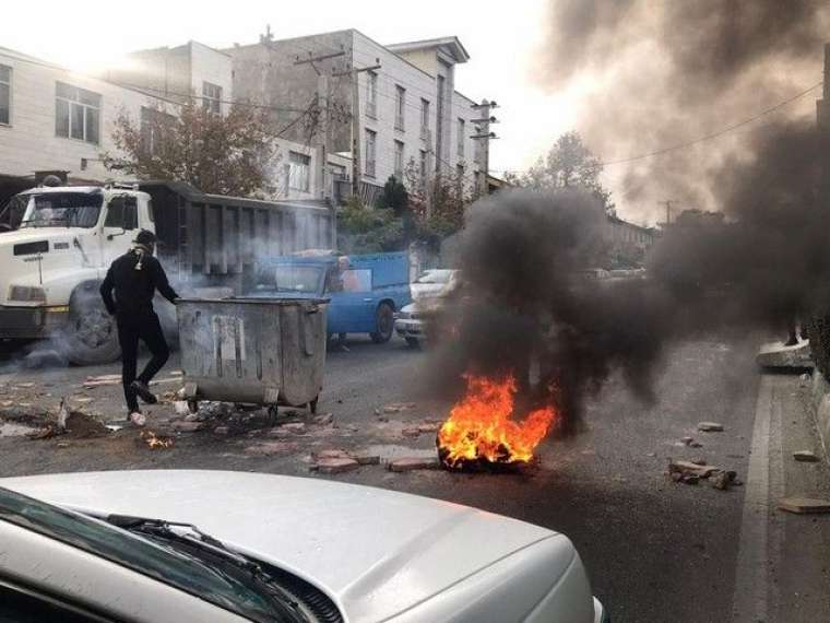 İran'da son durum! Gösterilerde binlerce kişi gözaltında 8