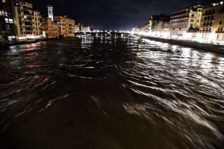 İtalya'da 11 bölgede alarm... 9