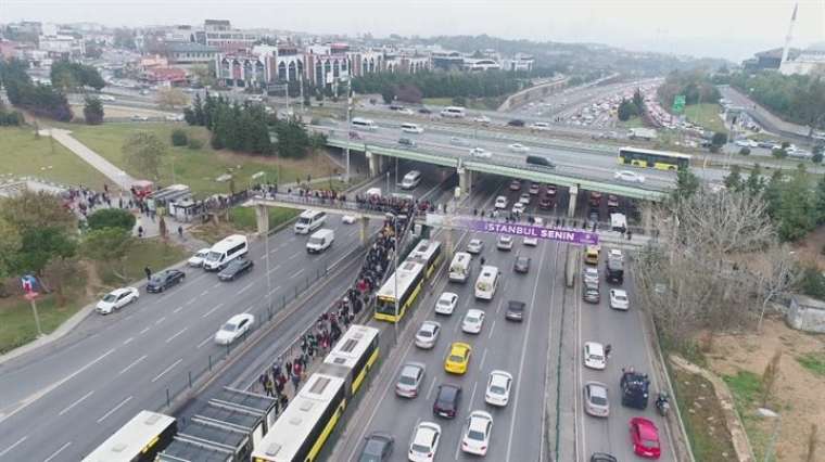 Yoğunluk havadan görüntülendi! Yer yine Altunizade metrobüs durağı 4