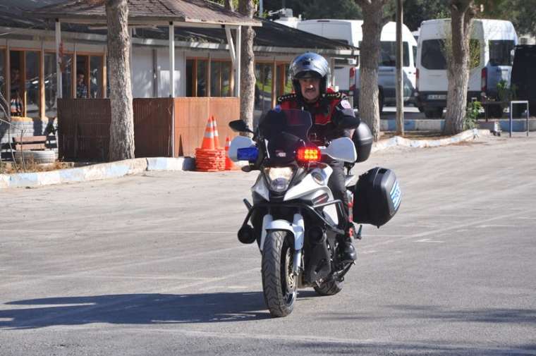 Kadın polislerimiz hayran bıraktı! Şehidimizin motoru... 4