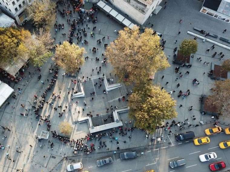 Eminönü'nde "Umut kuyruğu"! Havadan böyle fotoğraflandı 1