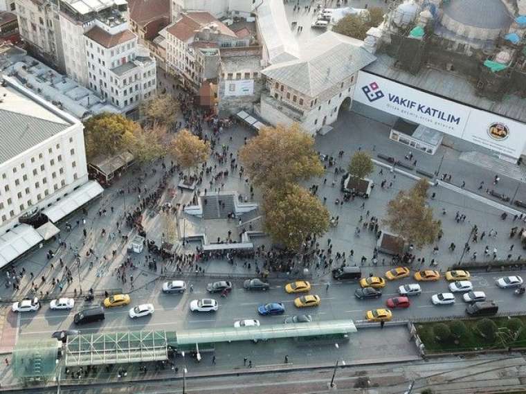 Eminönü'nde "Umut kuyruğu"! Havadan böyle fotoğraflandı 4