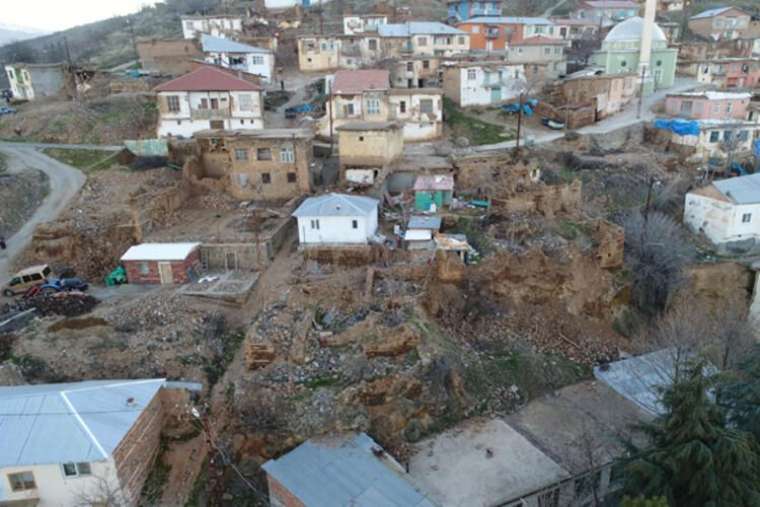 Elazığ'da gün ağardı! İşte Elazığ depreminden fotoğraflar... 5