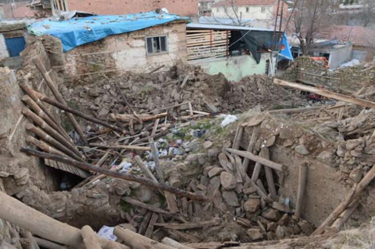 Elazığ'da gün ağardı! İşte Elazığ depreminden fotoğraflar... 20