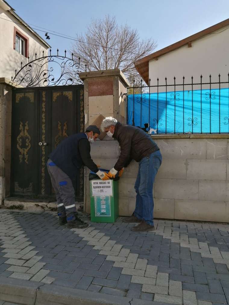 Sarız'da maske ve eldiven atıkları için özel kutu 6