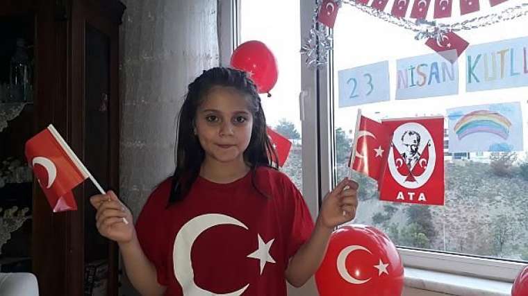 23 Nisan coşkusu evlerde yaşandı 12