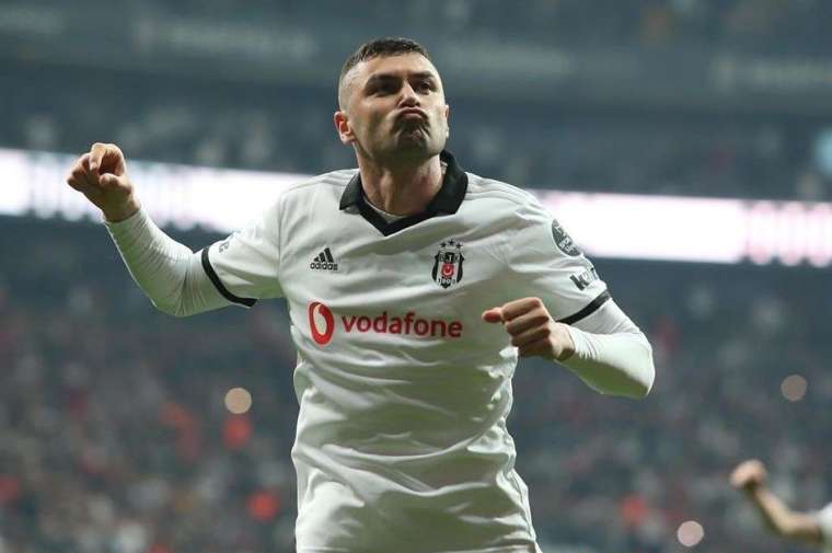 Burak Yılmaz Çin'de yaşadıklarını anlattı 10