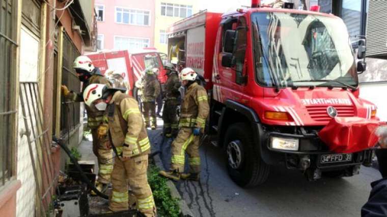 Ekmek teknesi ve bir tomar parası kül oldu 1