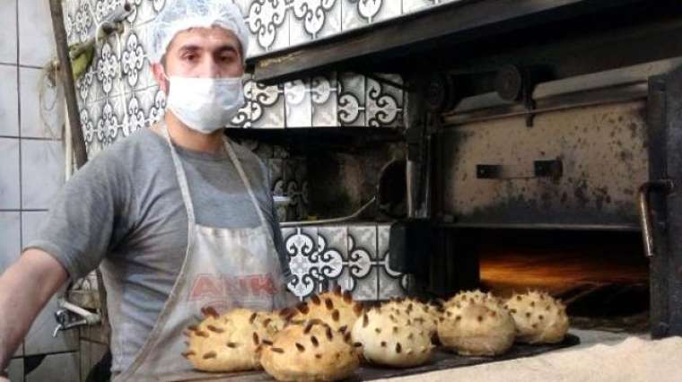 Vanlı fırıncı korona şeklinde ekmek üretti 3