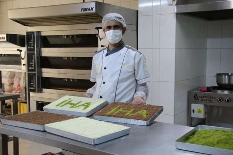 Türkiye'de bir ilk: Soğuk baklava üretti, siparişlere yetişemiyor 11