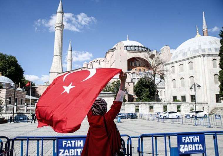 Tarihi Ayasofya kararı sonrası çılgına döndüler 3