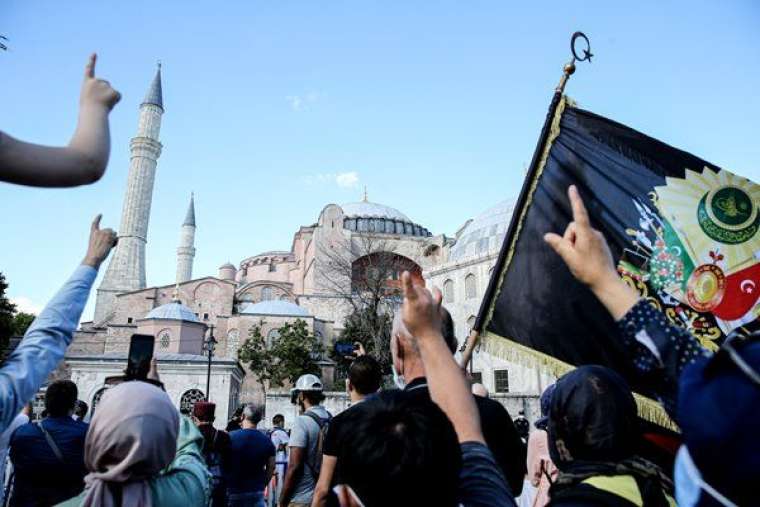 Tarihi Ayasofya kararı sonrası çılgına döndüler 31