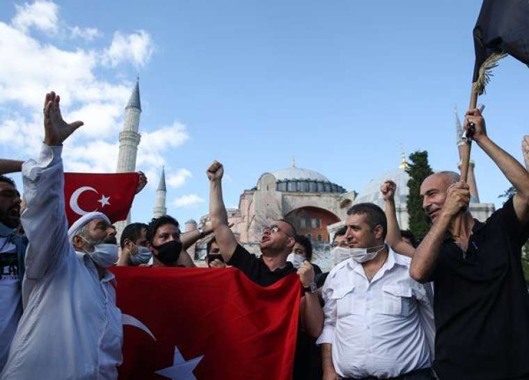 Tarihi Ayasofya kararı sonrası çılgına döndüler 18