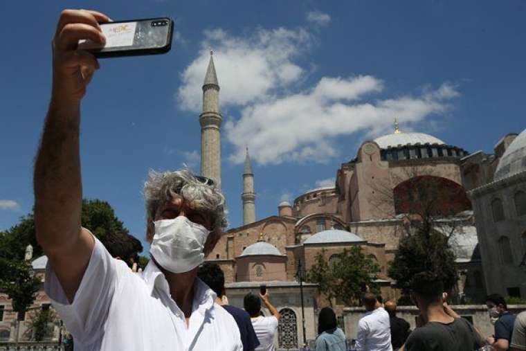 Tarihi Ayasofya kararı sonrası çılgına döndüler 17