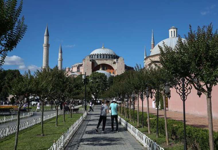 Tarihi Ayasofya kararı sonrası çılgına döndüler 32