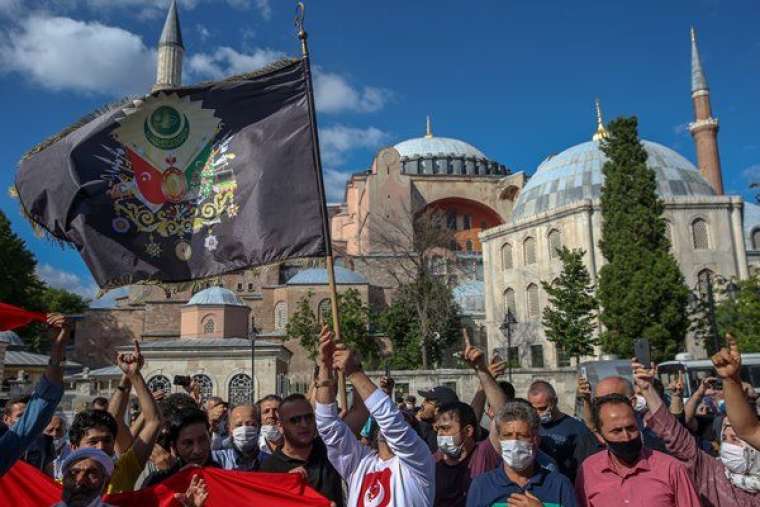 Tarihi Ayasofya kararı sonrası çılgına döndüler 24