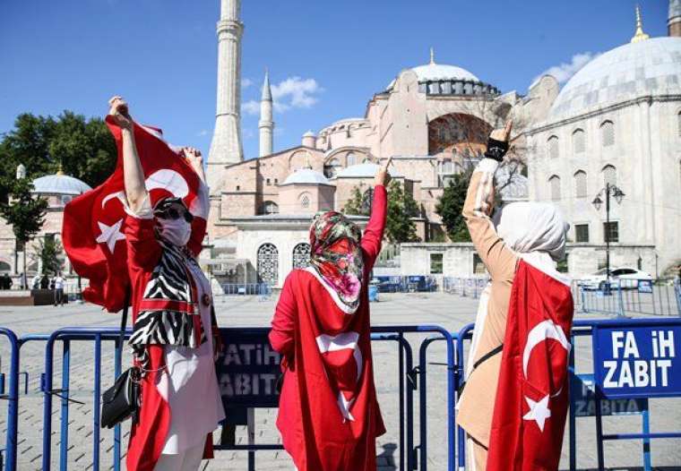 Tarihi Ayasofya kararı sonrası çılgına döndüler 2