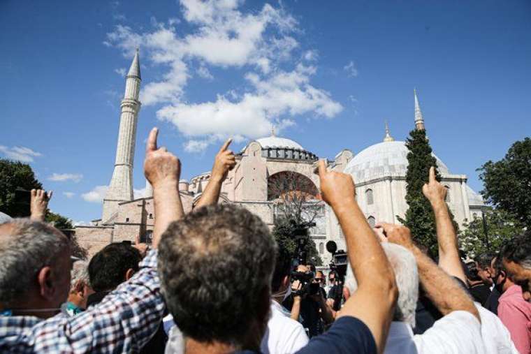 Tarihi Ayasofya kararı sonrası çılgına döndüler 7