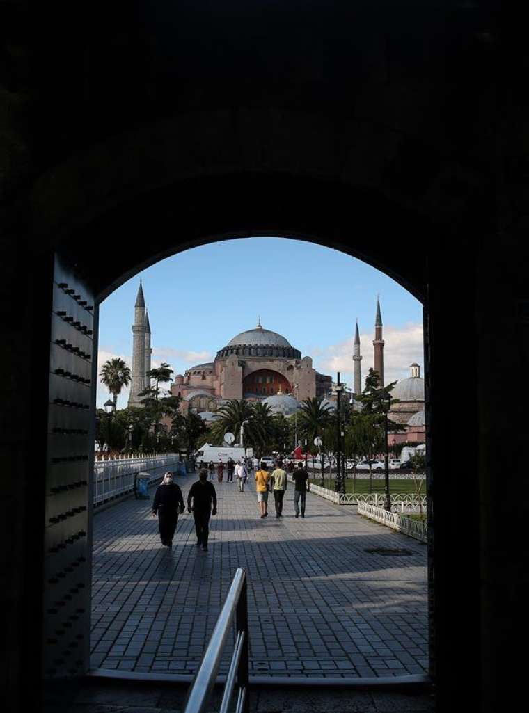 Tarihi Ayasofya kararı sonrası çılgına döndüler 27