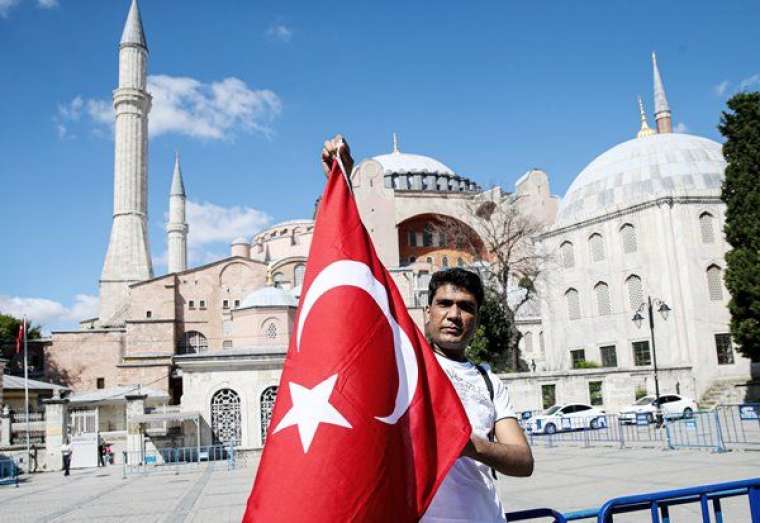 Tarihi Ayasofya kararı sonrası çılgına döndüler 16