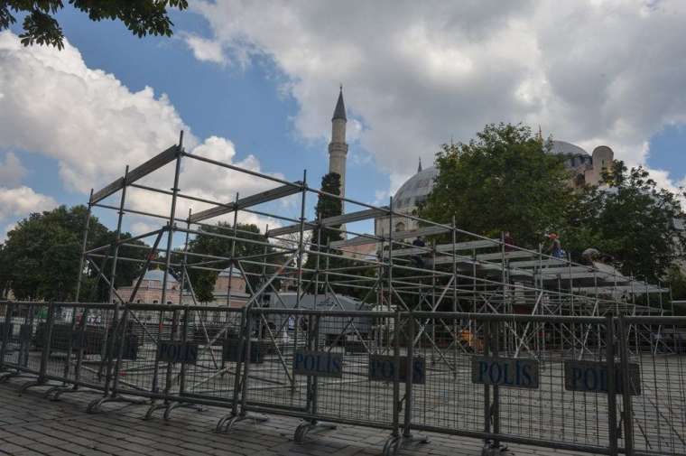 Ayasofya'da ilk namaz için hazırlıklar sürüyor 5