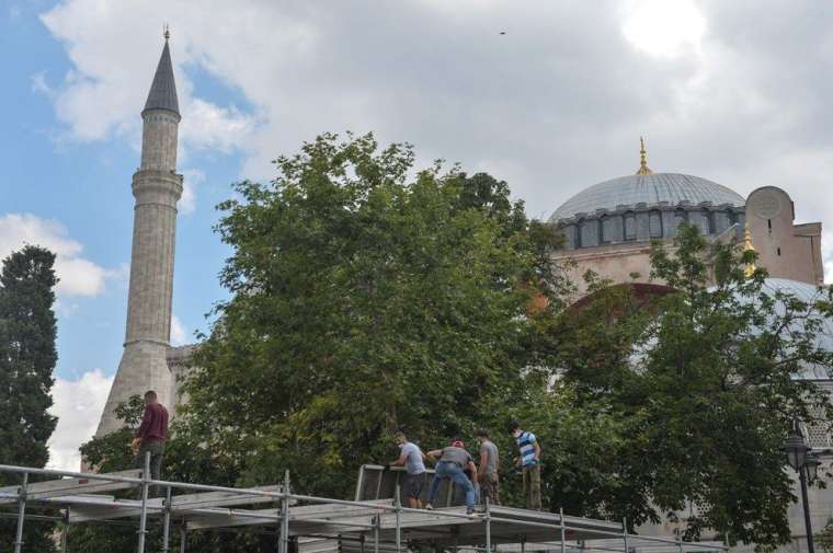 Ayasofya'da ilk namaz için hazırlıklar sürüyor 6