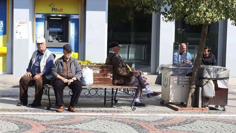 Sadece markete izni! 65 yaş üstüne yasak gelen iller 42'ye çıktı 8