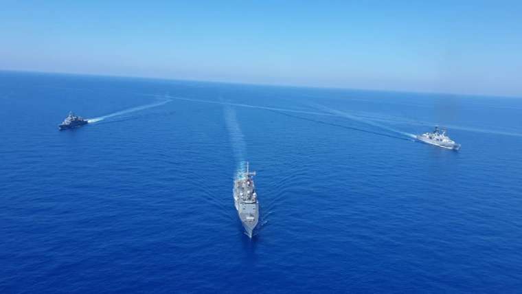 İşte fotoğraflar! Türk savaş gemileri bölgede 1