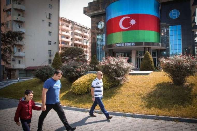 Bakü'de Azerbaycan ve Türk bayrağı şöleni 13