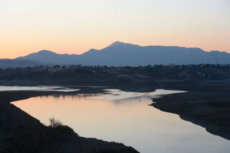 Su altında kalan köy gün yüzüne çıktı 6