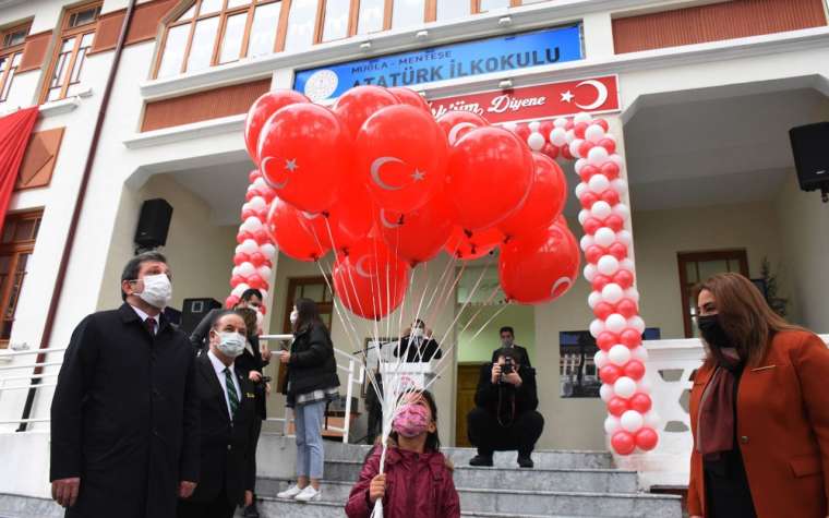 Bakan çağrı yapmıştı! 81 ilde tüm okullarda İstiklal Marşı okundu 11