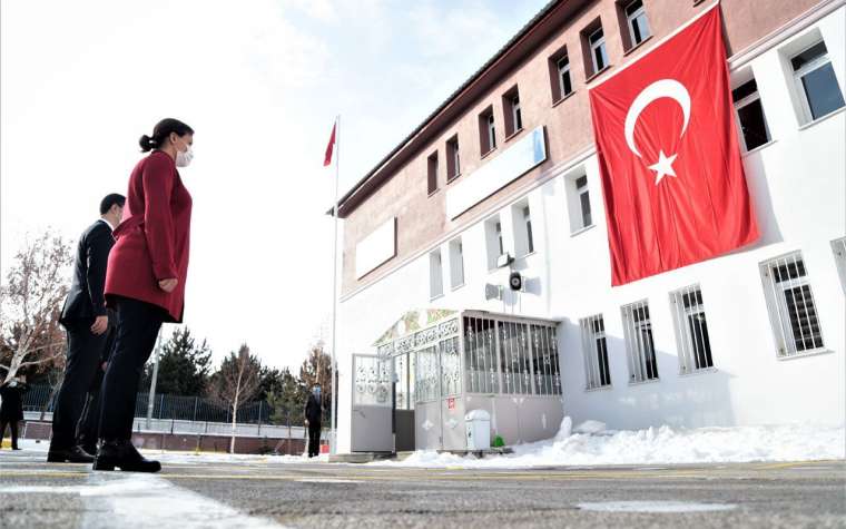 Bakan çağrı yapmıştı! 81 ilde tüm okullarda İstiklal Marşı okundu 16