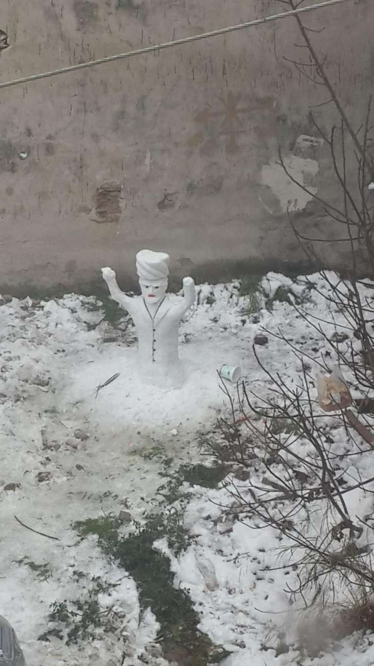 Yağış etkili oldu! Kardan adamlar görenleri gülümsetti... 12