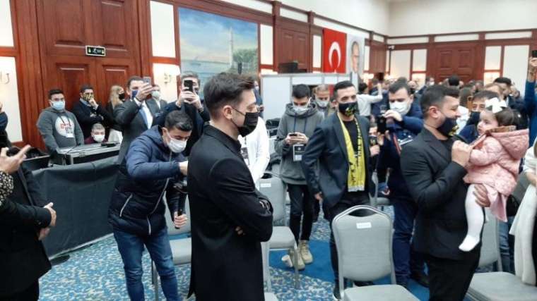 Mesut Özil'in imzası Avrupa'yı salladı! 2