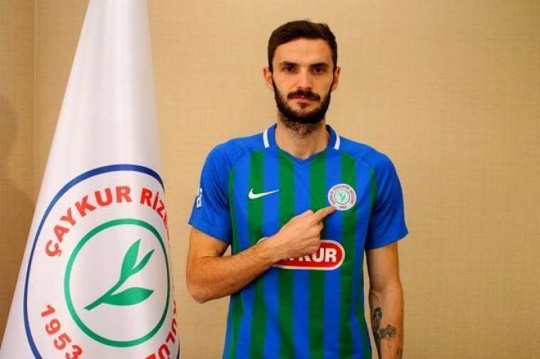 Süper Lig’de transfer fırtınası esiyor; İmzalar peş peşe geldi… 41