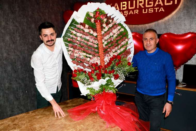 Sevgililer günü için 18 kiloluk ‘et buketi’ 6